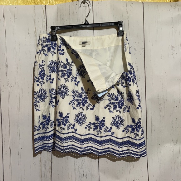 NWT loft skirt. - Picture 2 of 3